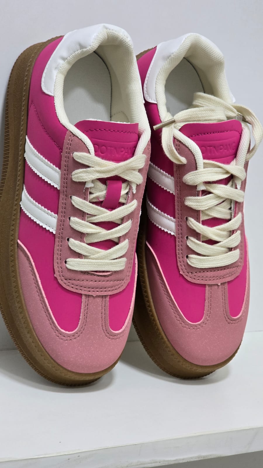 SNEAKER VICTORIA
