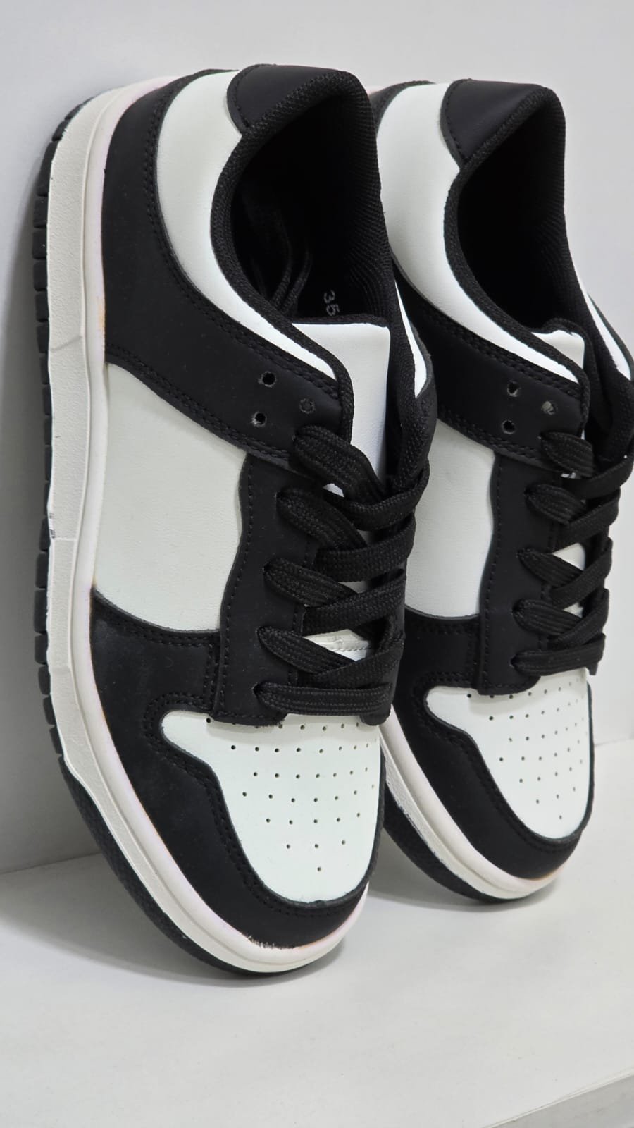 SNEAKER PANDA