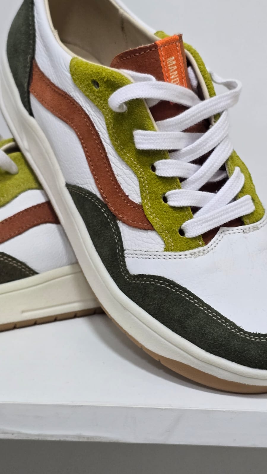 SNEAKER ORANGE