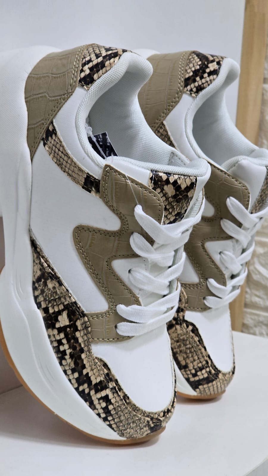 SNEAKER CLARA