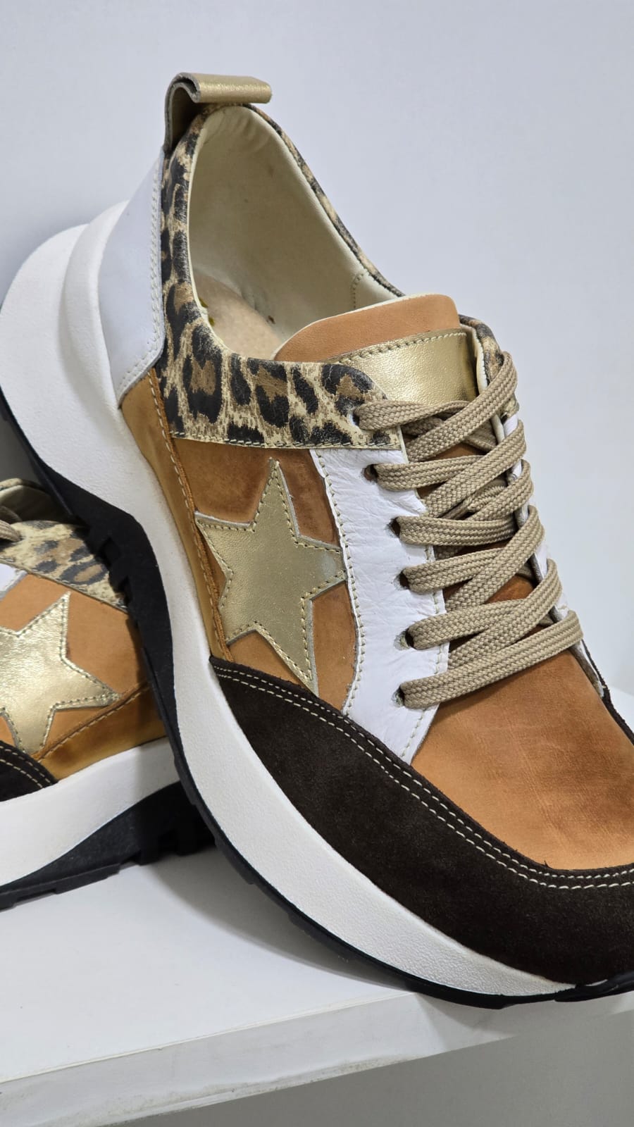 SNEAKER STAR
