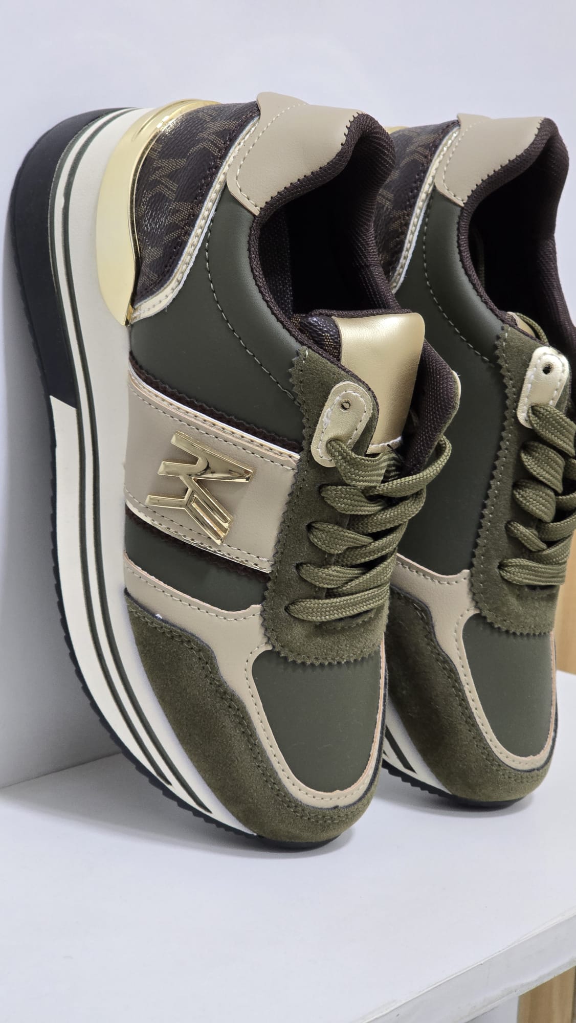 SNEAKERS KATIA